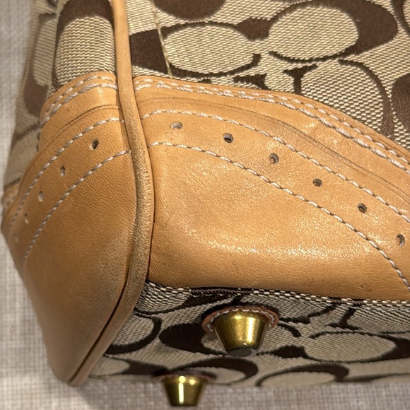 Coach Hampton Signature Satchel - Picture 6 of 12